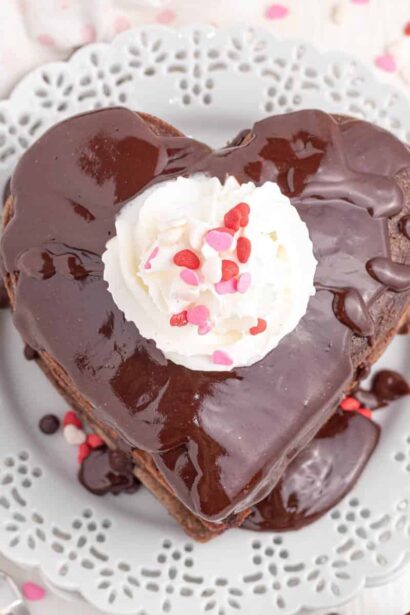 Panqueques en Forma de Corazón con Ganache de Chocolate