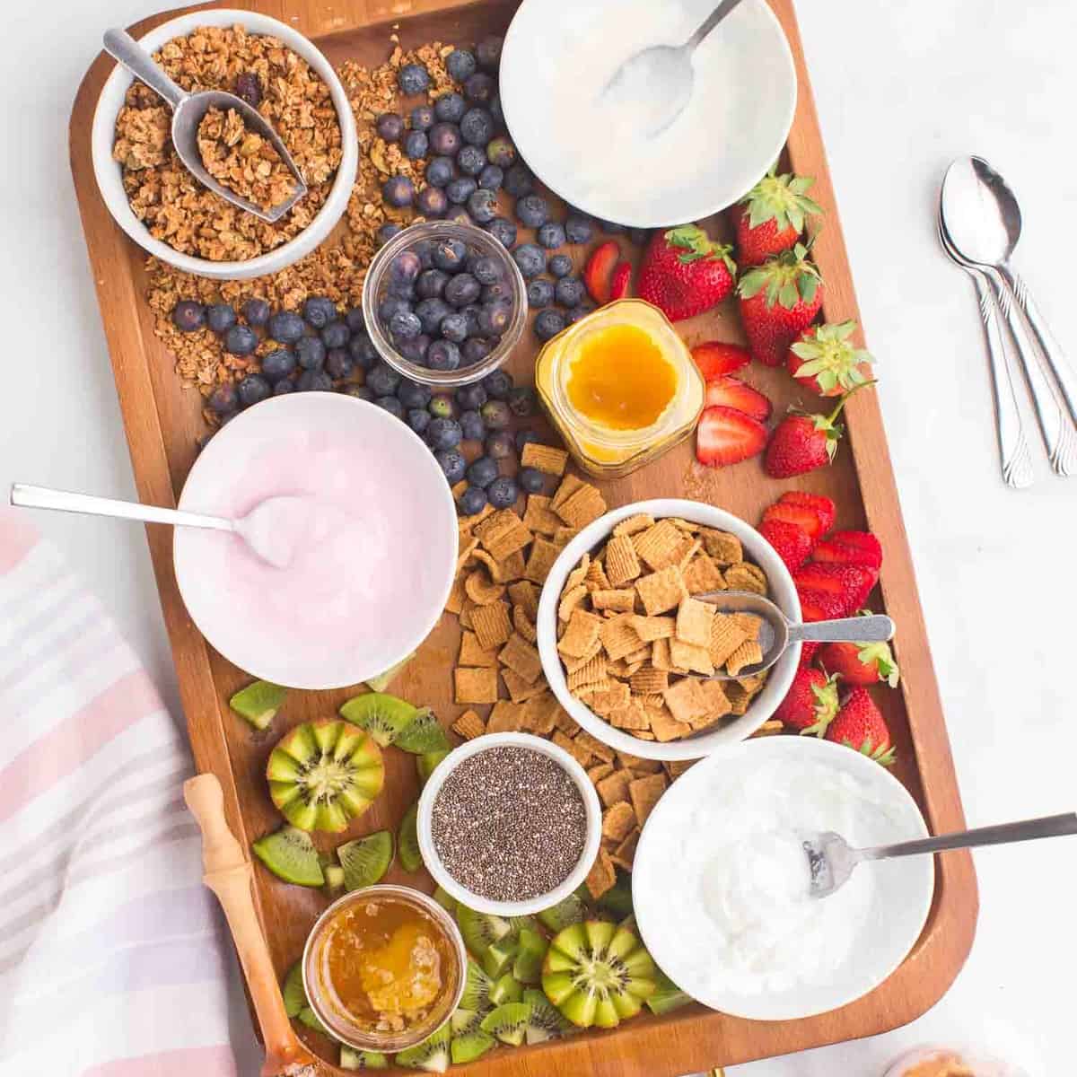 Barra de Yogur Parfait – ¡Estilo Charcutería!
