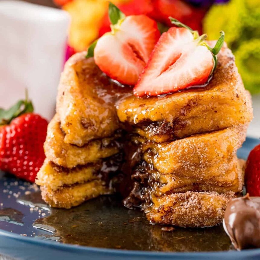 Tostadas Francesas Rellenas de Nutella con Cobertura de Churro