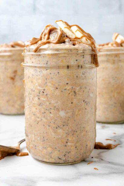 Avena Nocturna de Plátano con Mantequilla de Cacahuate