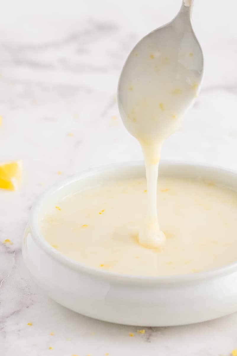Glaseado de Limón Fácil (¡3 ingredientes!)