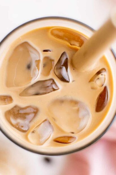 Café helado con caramelo