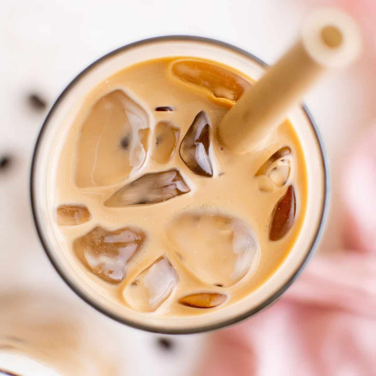 Café helado con caramelo