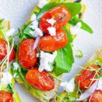 Tostada de Aguacate con Tomate Asado