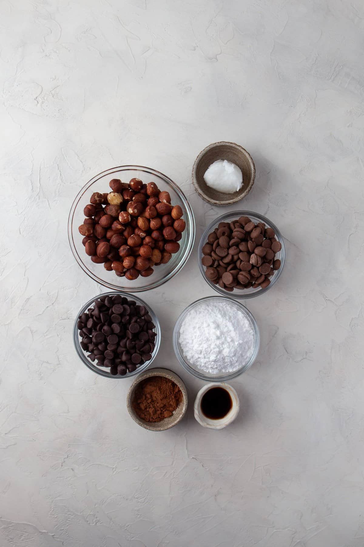 Vista aérea de los ingredientes necesarios para la receta.