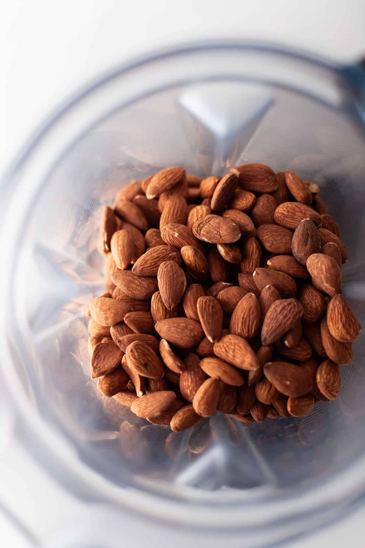 Almendras en la licuadora.