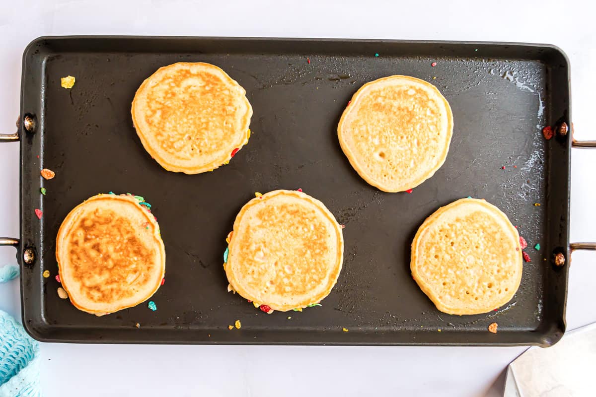 Panqueques en la plancha.
