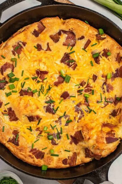 Panqueque Holandés Salado de Tocino con Queso Cheddar