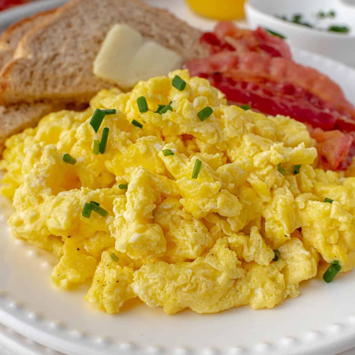 Cómo hacer huevos revueltos: ¡esponjosos y perfectos!