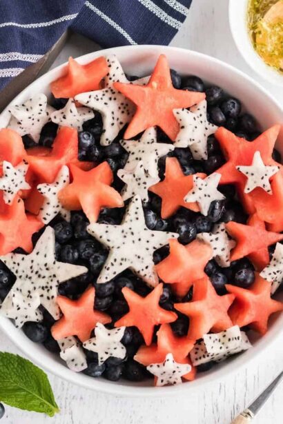 Ensalada de frutas roja, blanca y azul
