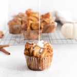 Muffins de Pan de Mono de Calabaza elaborados con Rollos de Canela