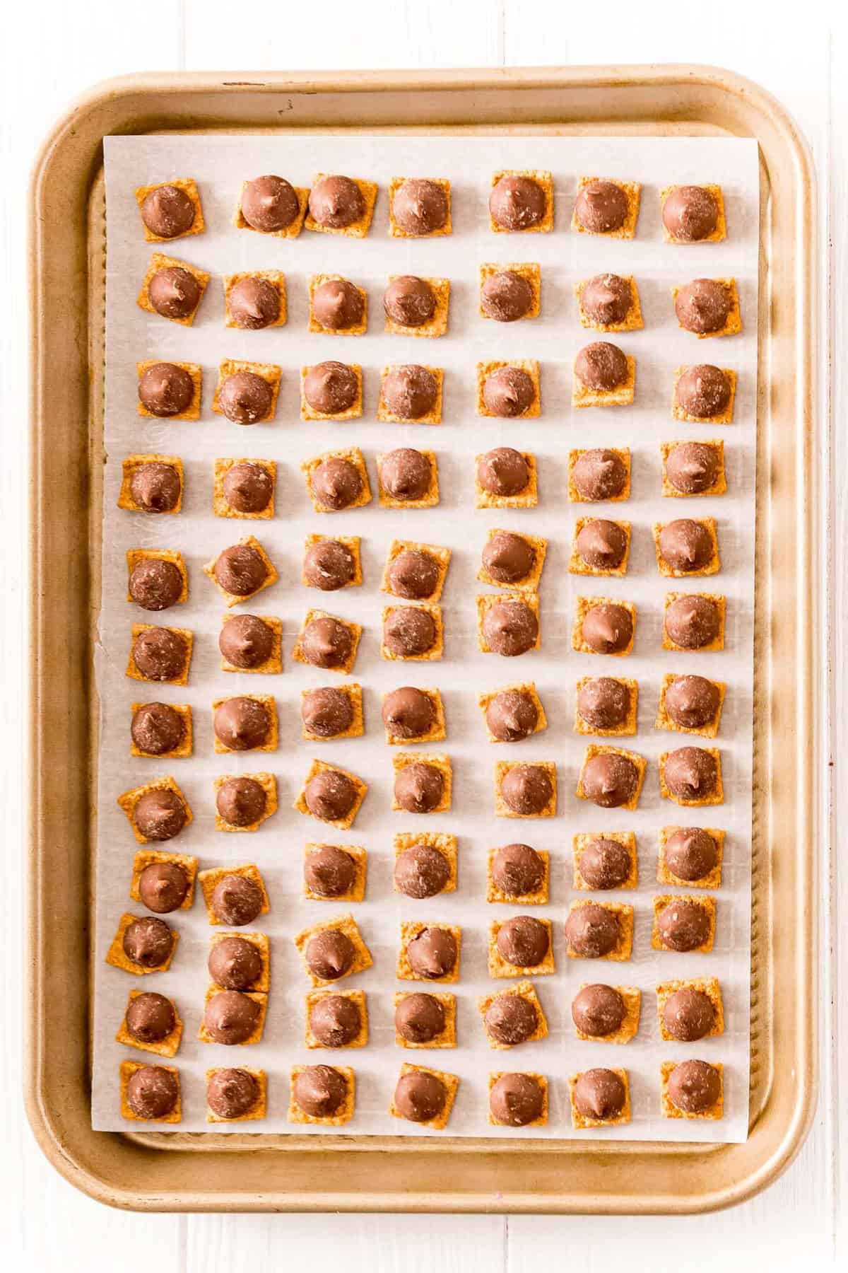 Golden Grahams cubiertos con chispas de chocolate.