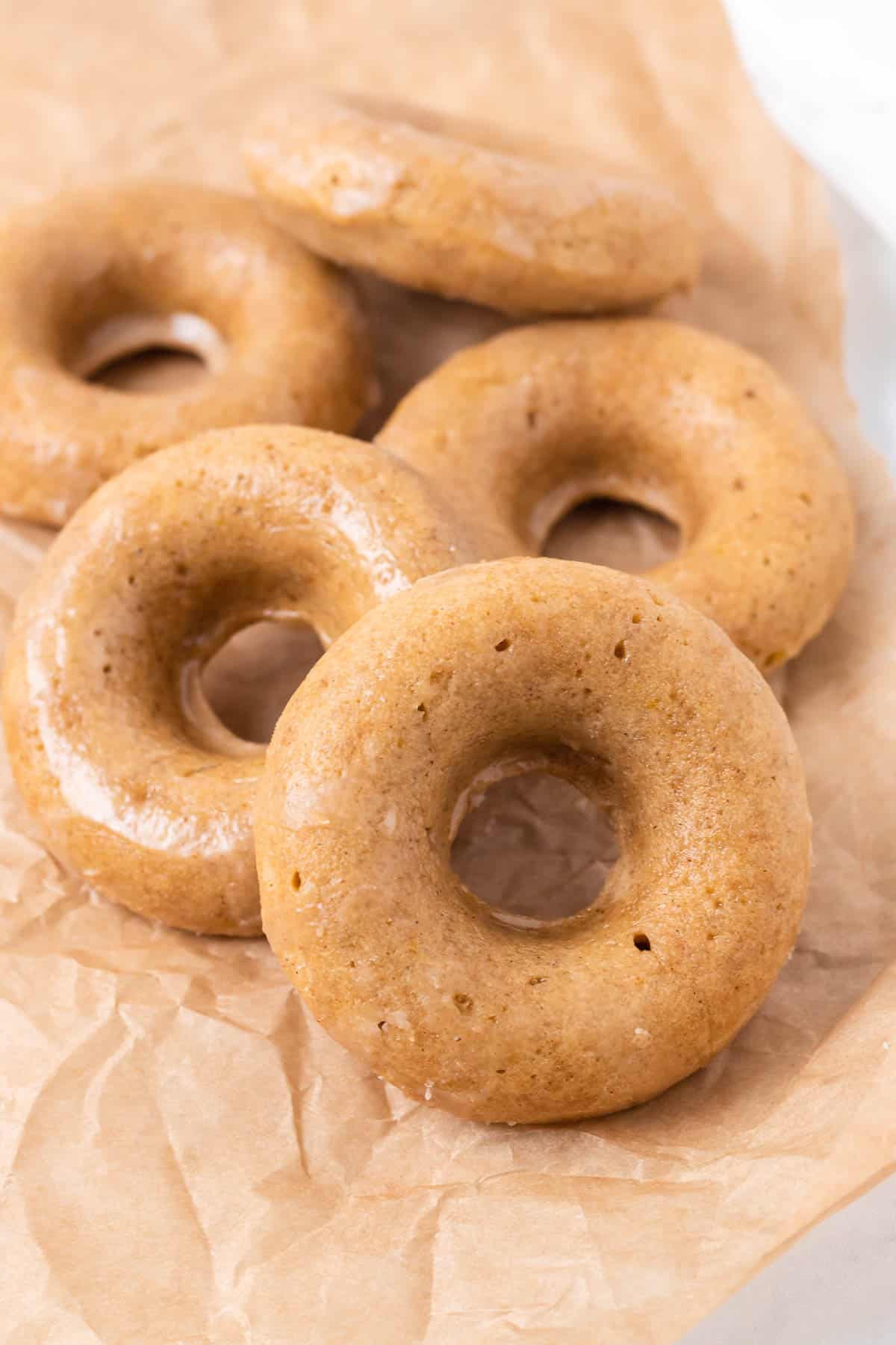 Donas de Jengibre con Glaseado de Arce