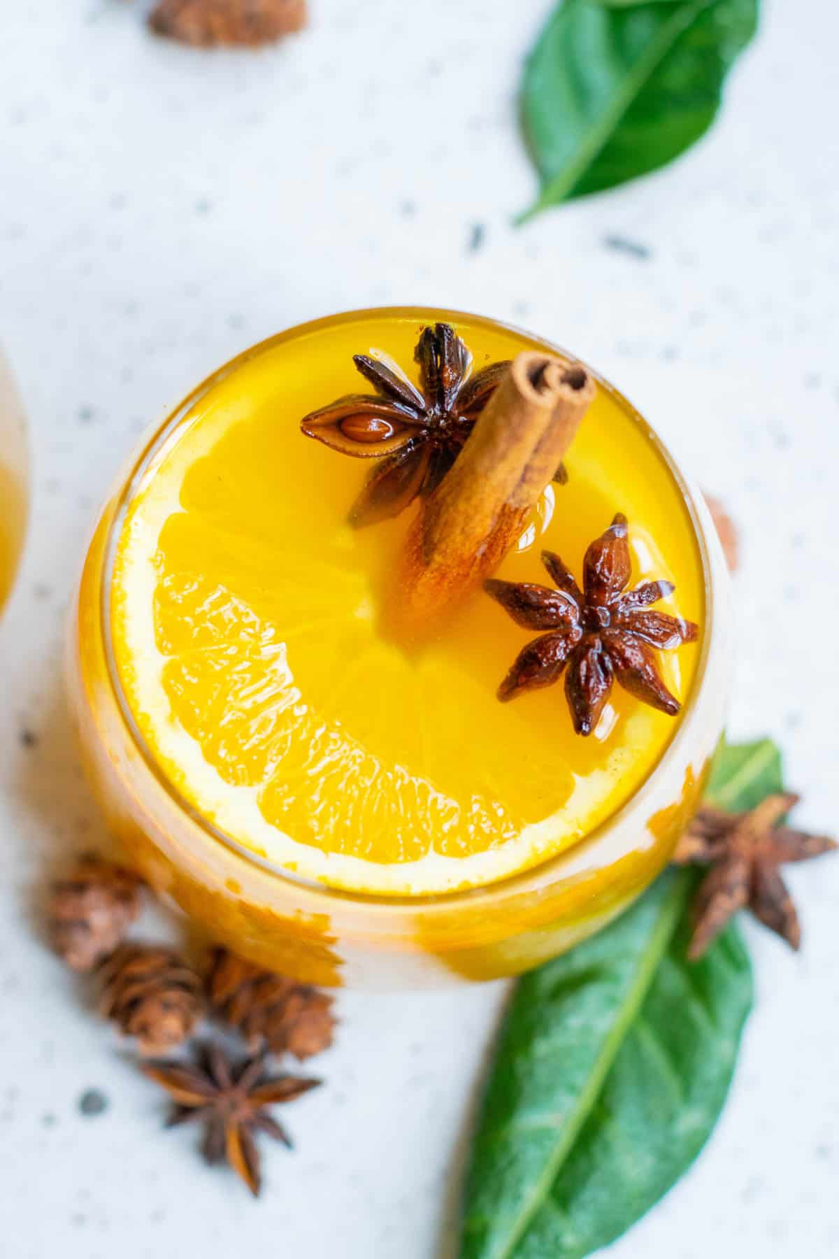 Ponche Navideño Caliente con Ron